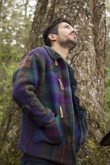 Fototapeta premium joven latino sonriendo 