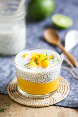 Chia with mango pudding