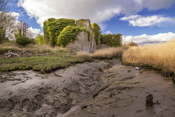 kennet distillery on the River Forth