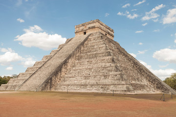 Fototapeta na wymiar Ancient pyramid in Tulum Mexico.