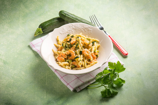 trofie with zucchinis and shrimp