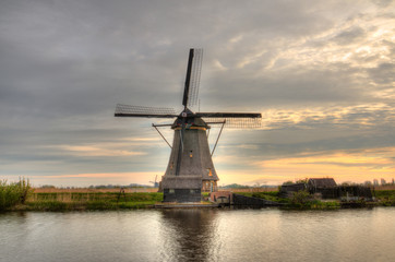 Fototapeta na wymiar Windmills in Kinderdijk, Netherlands