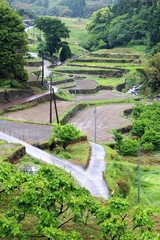 棚田がある農村の風景