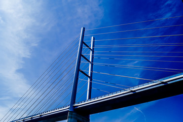 Fototapeta premium Neue Brücke von Stralsund nach Insel-Rügen