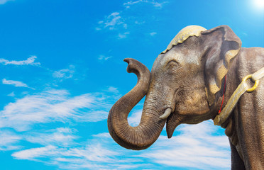 Fototapeta na wymiar Elephant Statue and Beautiful sky