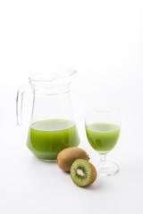 Kiwi fruit and kiwi juice