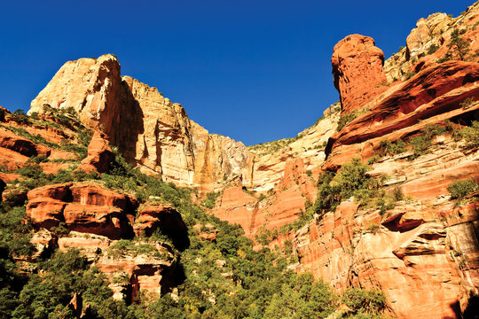 USA, Arizona, Yavapai County,  Fay Canyon, Cliffs and sandstone rocks near Sedona