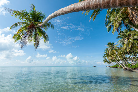 Malaysia, Sabah, Semporna Tropical seascape