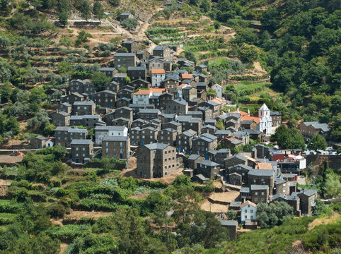 Portugal, Shale Village
