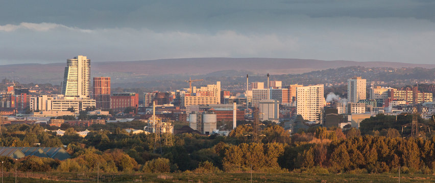 UK, England, Yorkshire, Leeds, City at sunrise