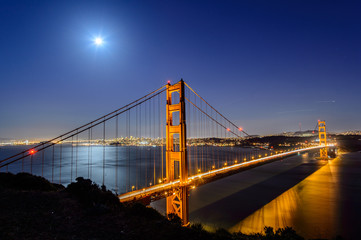 Fototapeta na wymiar Golden gate bridge at night, San Francisco