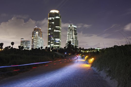 USA, Florida, Miami, Miami Beach, Pointe Parck walk