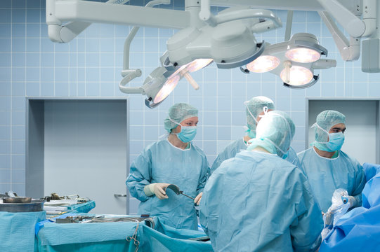 Germany, Operation team at work in hospital