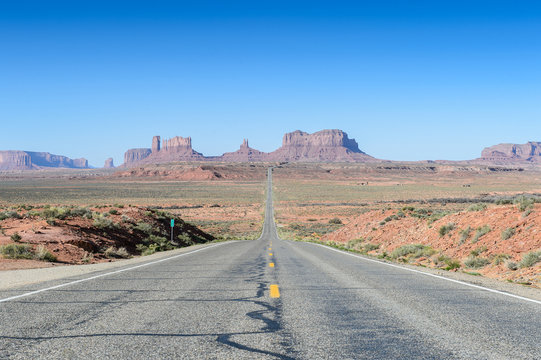 Road to monument valley