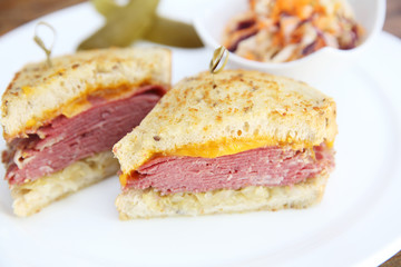 sandwich with roast beef pastrami