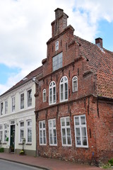 Fototapeta premium Barockes Bachsteinhaus in Tönning