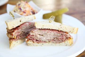sandwich with roast beef pastrami
