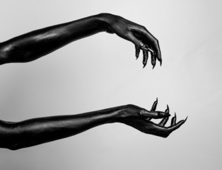 Black hand of death - 83558169