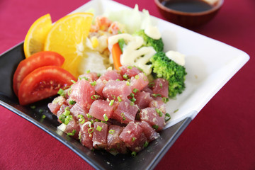 Raw tuna salad