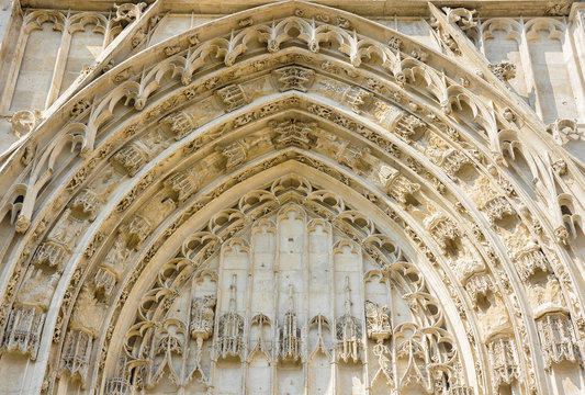 T&iacute;mpano de la catedral de Beauvais, Francia, g&oacute;tico franc&eacute;s