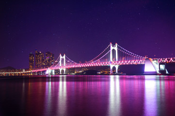 Obraz premium Gwangan Bridge at night with star in Busan, South Korea.
