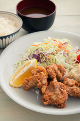 鶏の唐揚げ定食