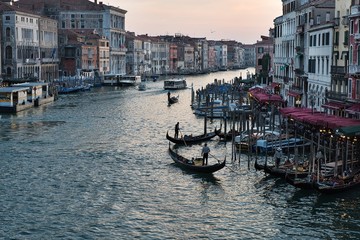 Fototapeta na wymiar Gondeln auf dem Canal Grande | Venedig 