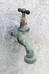 Wasserhahn, h.