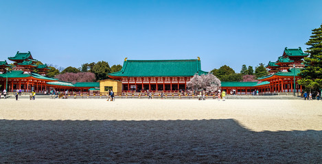 Japońska świątynia w sercu Kioto - obrazy, fototapety, plakaty