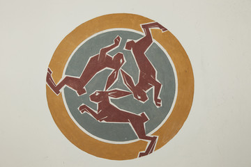 Drei Hasen als Dreifaltigkeitssymbol, Frauenkloster, Muotathal, Schwyz, Schweiz © tauav