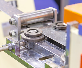 Rolling mill machine for rolling steel sheet