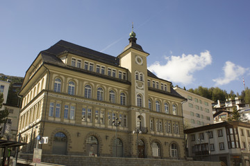 Fototapeta na wymiar Schulhaus St. Moritz