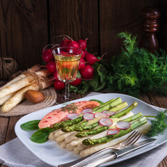 Asparagus with salmon