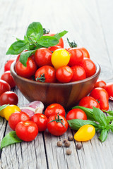 Group of fresh tomatoes