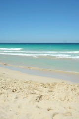 Fototapeta na wymiar A gorgeous sunny Australian beach in summer.