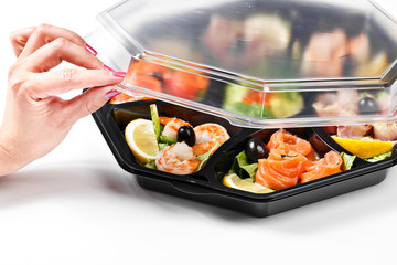 Hand opening fish buffet box catering