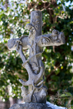 Kreuz mit Anker