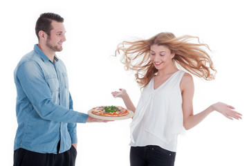 Frau bekommt Pizza vom Mann mit fliegenden Haaren witzig Porträt