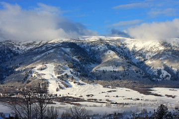 Fototapeta na wymiar Wolf Mountain, Utah