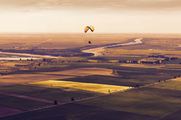 Paragliden in Dobrogea, Roemenië