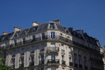 Fototapeta na wymiar Haus in Paris