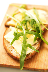 Käsebrot mit Ruccola