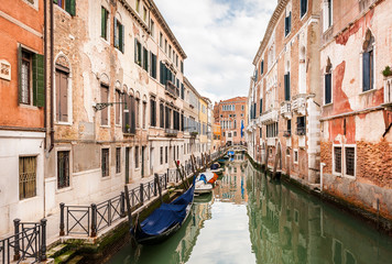 Fototapeta na wymiar Canal à Venise, Italie