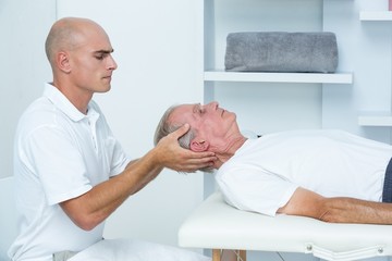 Obraz premium Man receiving head massage 