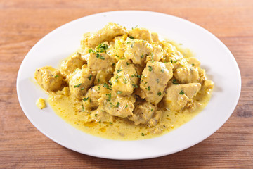 chicken and curry sauce