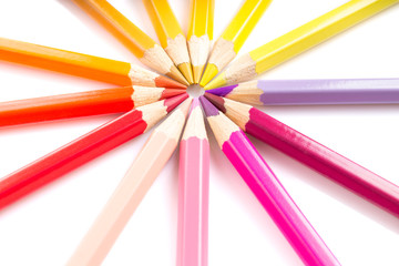 Naklejka premium Color pencils arrangement in circle