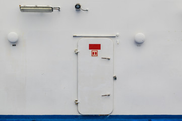 Ships watertight door