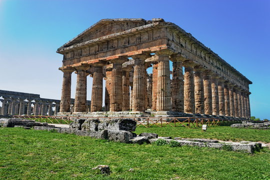 Paestum, Poseidontempel und Basilika