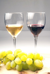 white wine, with bunches of grapes