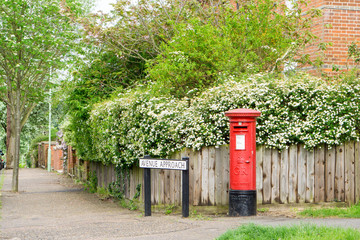 Fototapeta na wymiar Royal Mail Pillar letterbox
